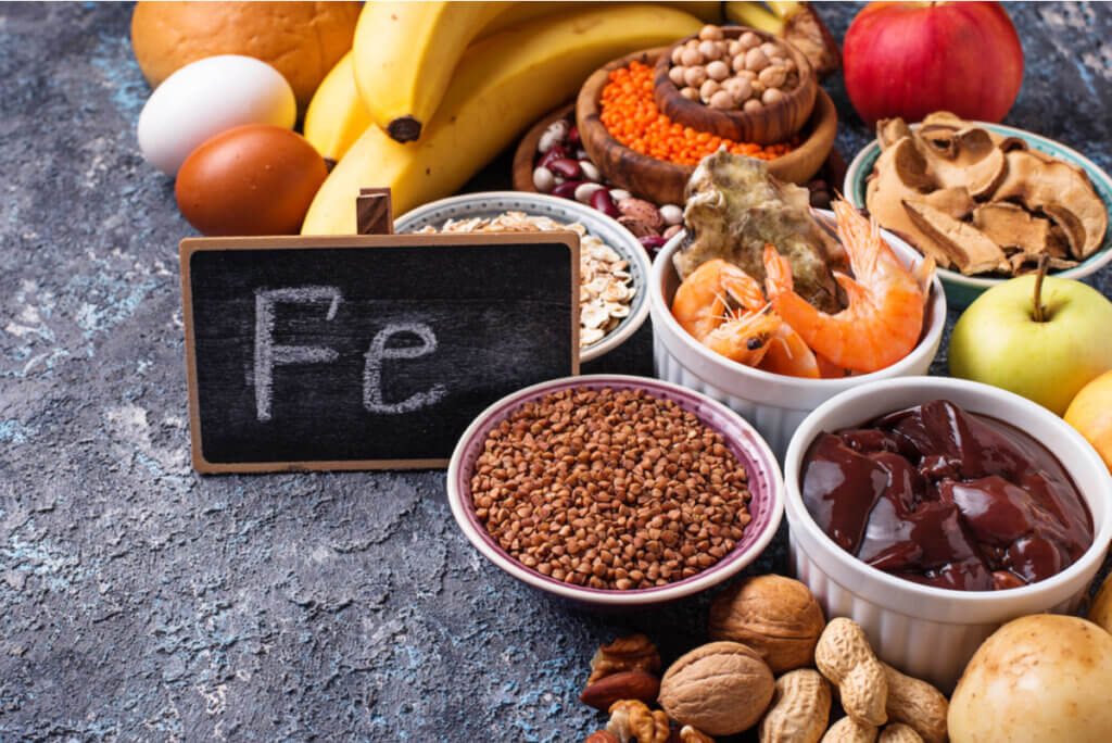 Alimenti con ferro per prevenire l'anemia.