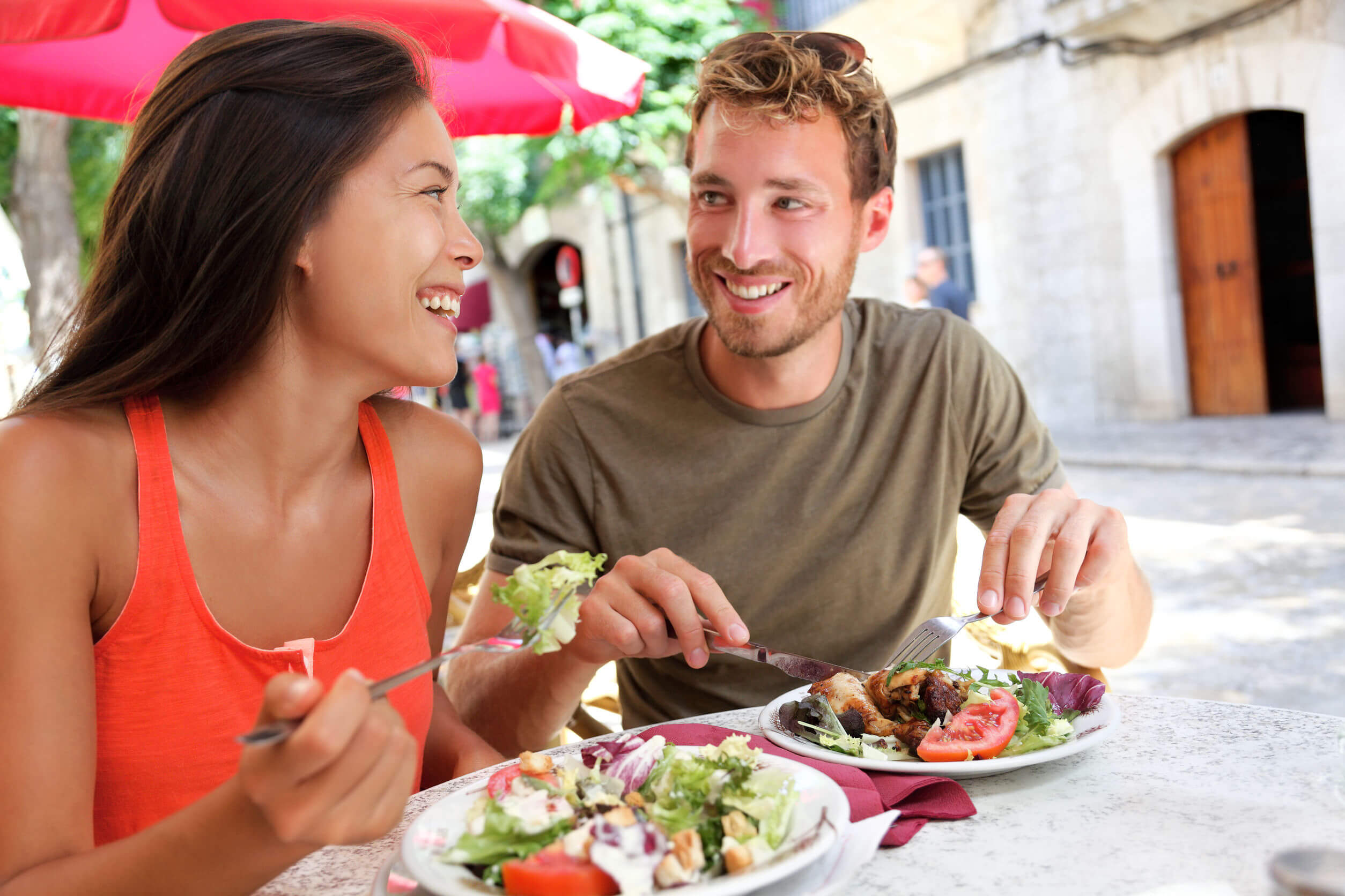 Una nutrición adecuada permite cuidar las uñas y la piel.