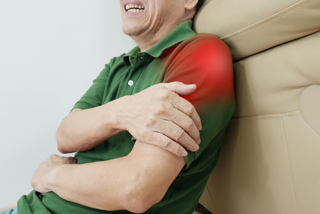 Une mauvaise posture assise influence les douleurs articulaires.