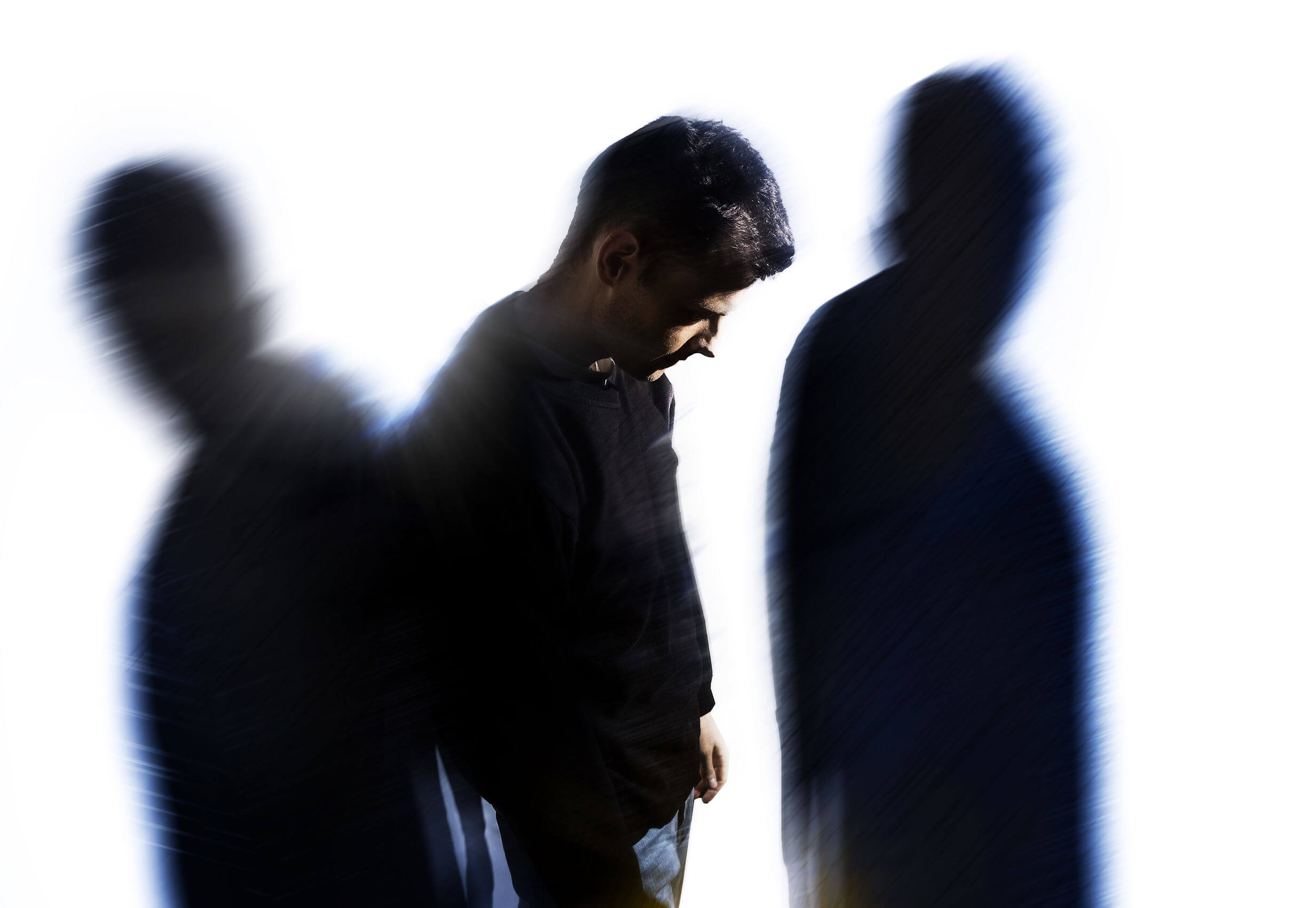 Las diferencias entre egocentrismo y narcisismo incluyen el momento de aparición y la intensidad