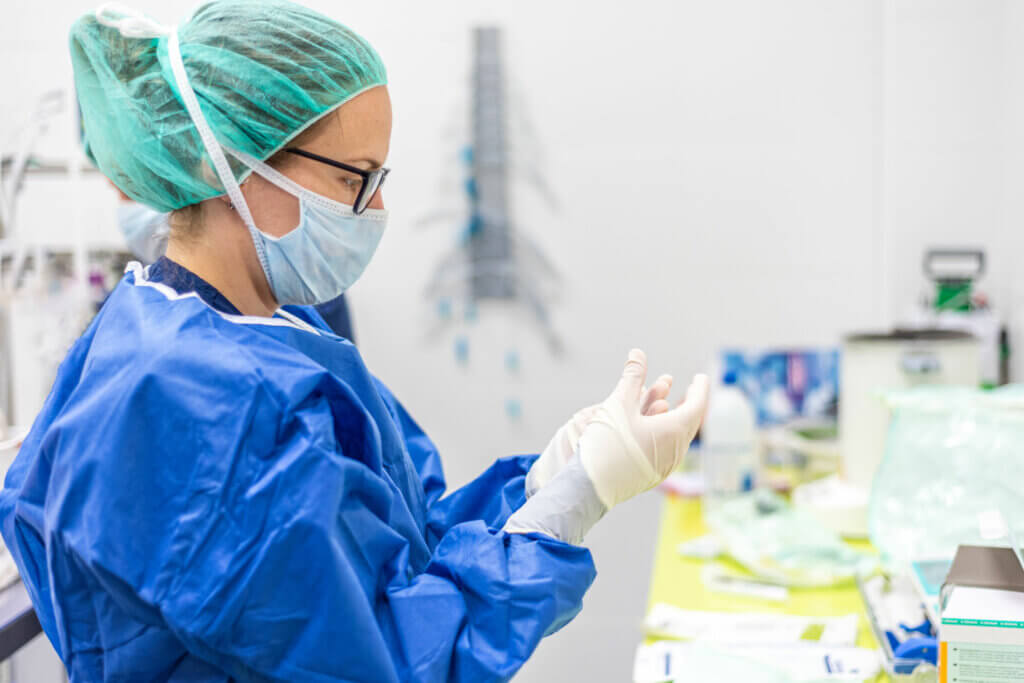 Los pacientes graves tienden a recibir nutrientes por vía parenteral.
