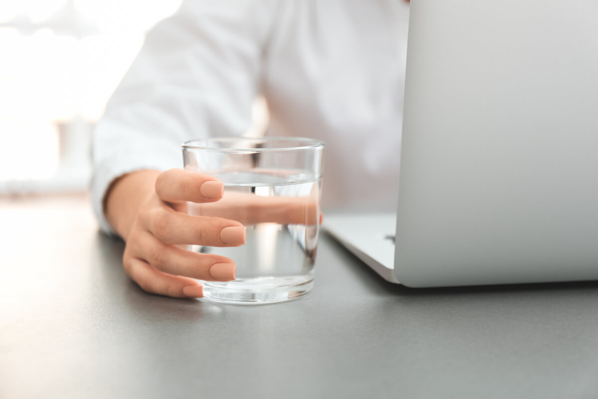 Drinking water helps treat acne is a controversial fact