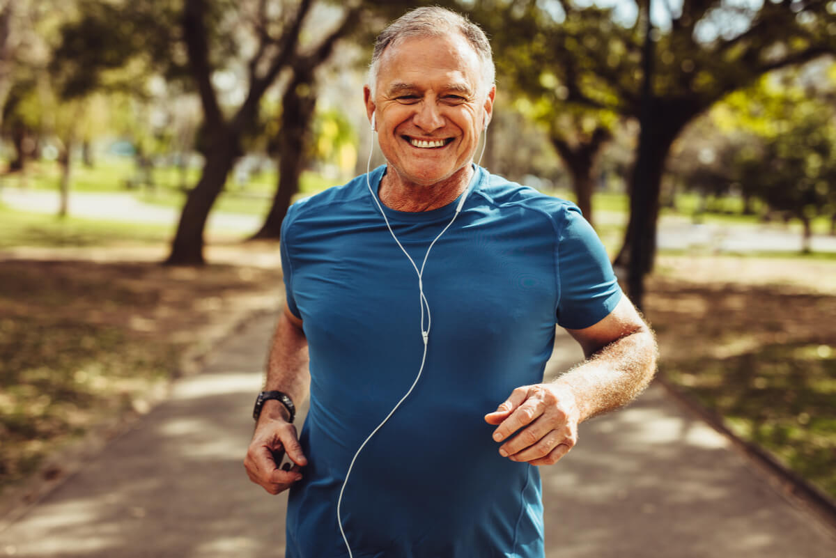 The treatment of Alzheimer's disease includes regular physical activity.