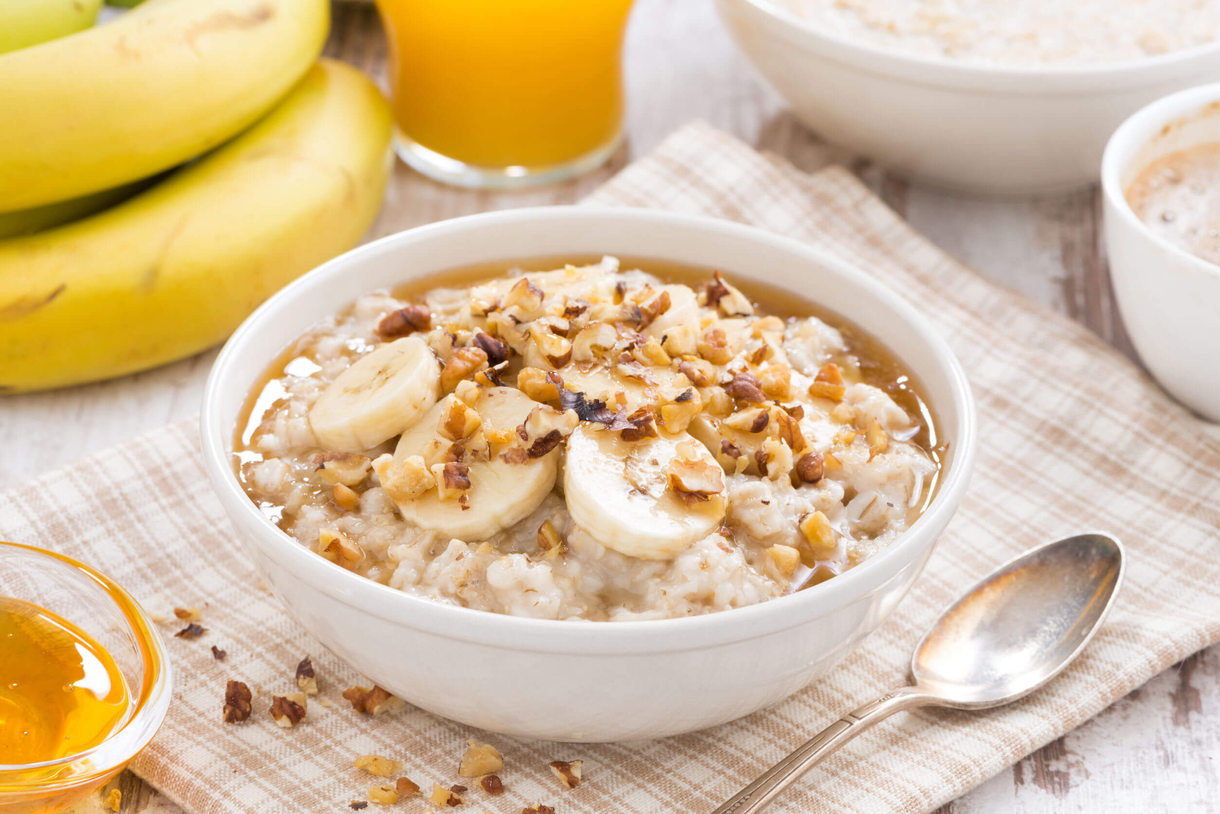 One of the best healthy breakfasts is a good bowl of oatmeal.