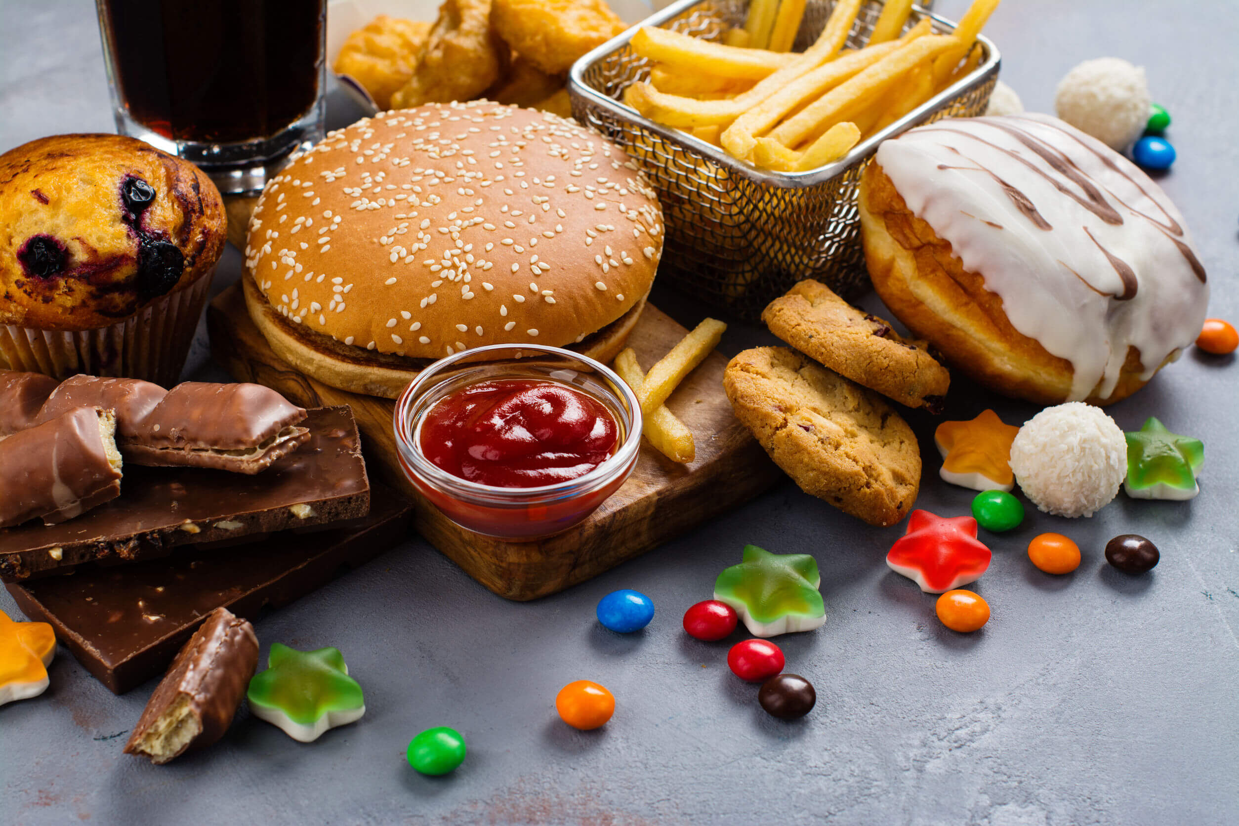 Comida chatarra: ¿qué es y cómo afecta a la salud?