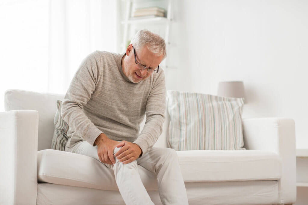 Dolor en la rodilla por artritis.