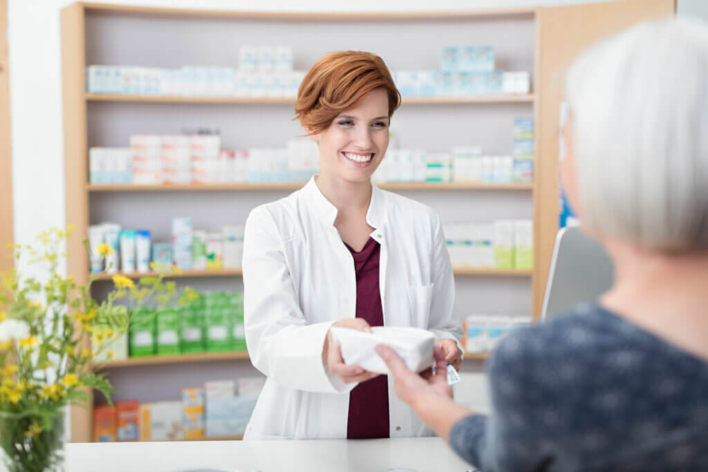 Adquirir medicamentos de receta libre permite reducir los riesgos de la automedicación.