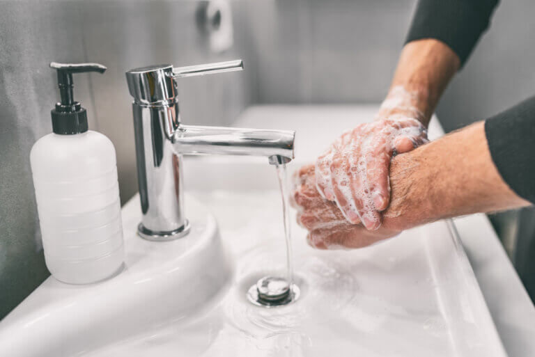 Lavarse las manos: cuándo y cómo hacerlo