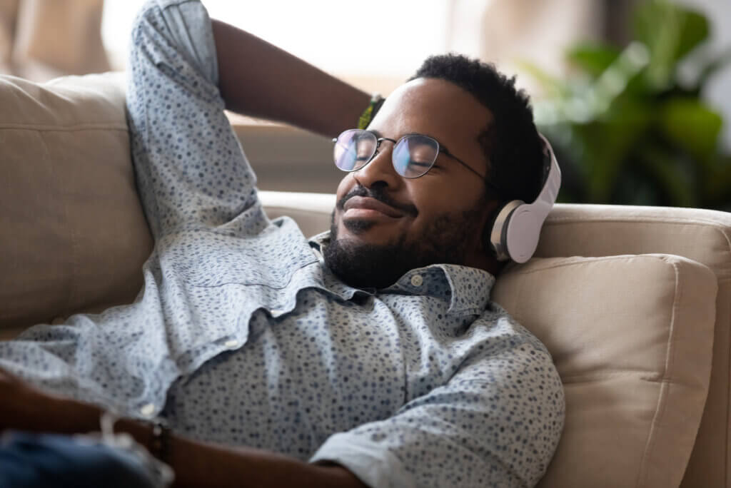 Uso de música para meditar.