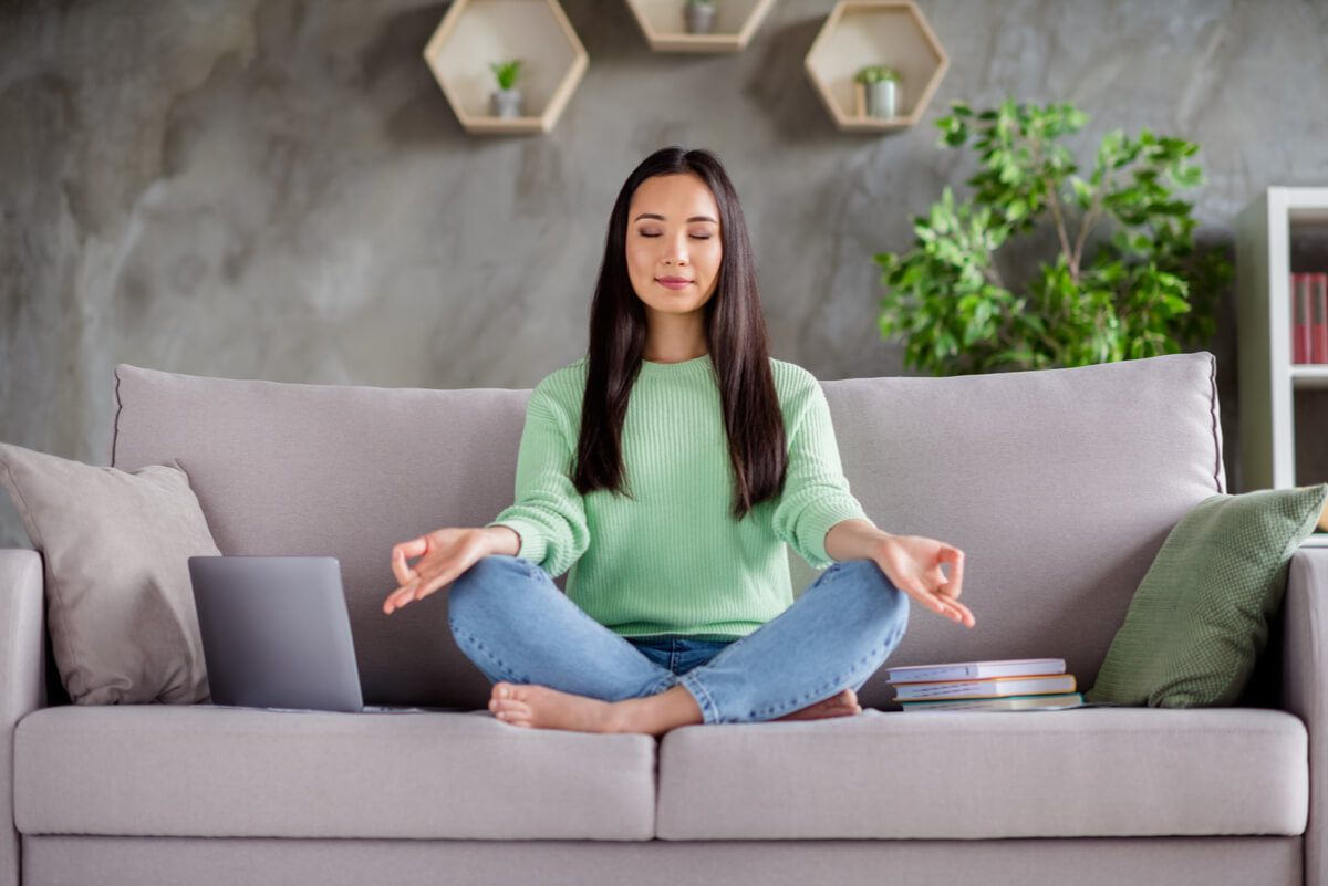 riduzione dello stress tra i benefici dello yoga per la fibromialgia 
