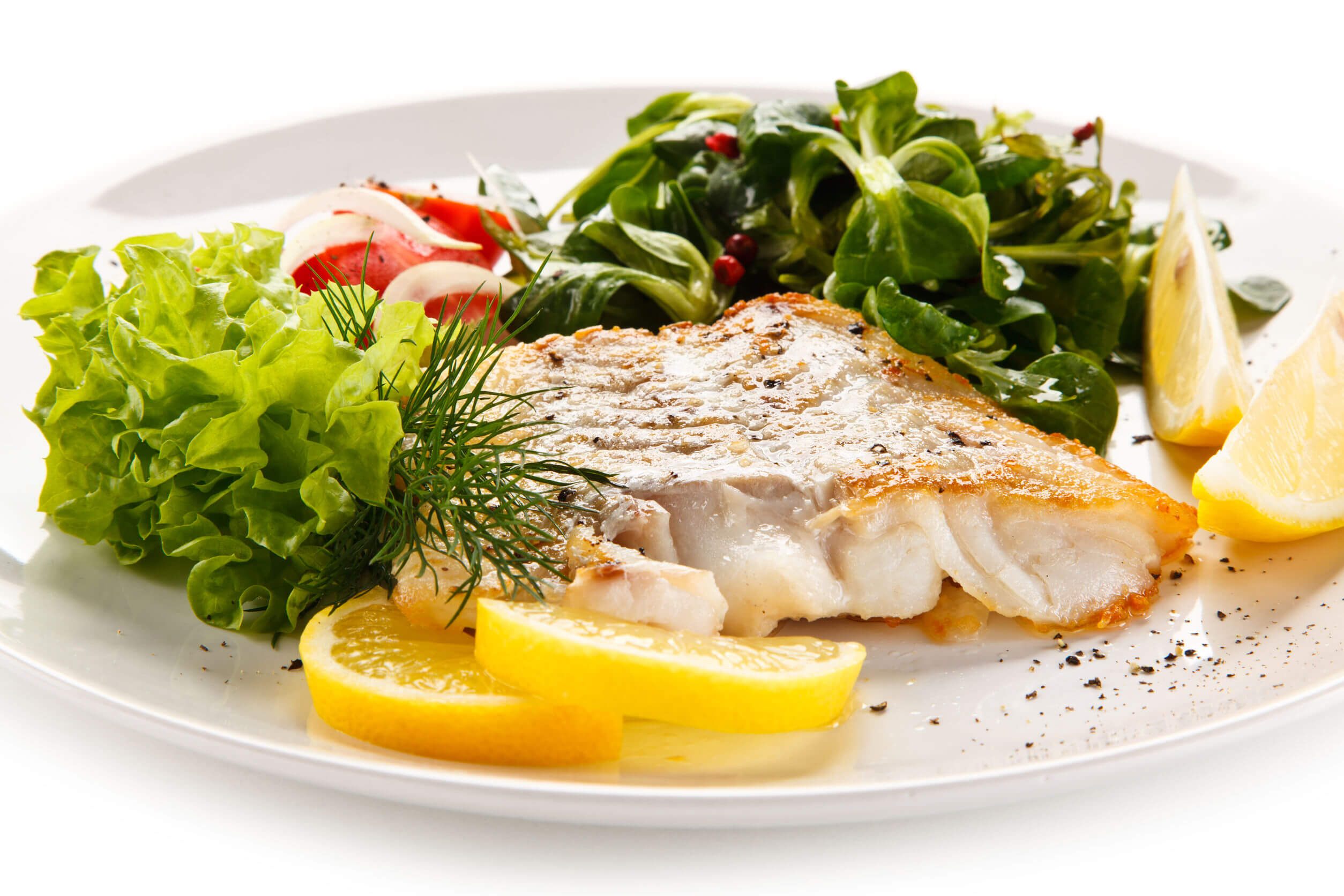 Il pesce è un alimento che aiuta a seguire una dieta equilibrata.