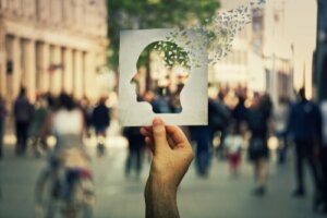 Maladie d'Alzheimer: symptômes, causes et stades