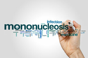 Mononucleosis: síntomas, causas, diagnóstico y tratamiento