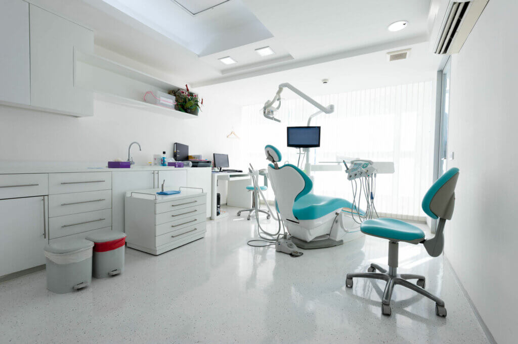 tandarts en tandheelkundige cyste