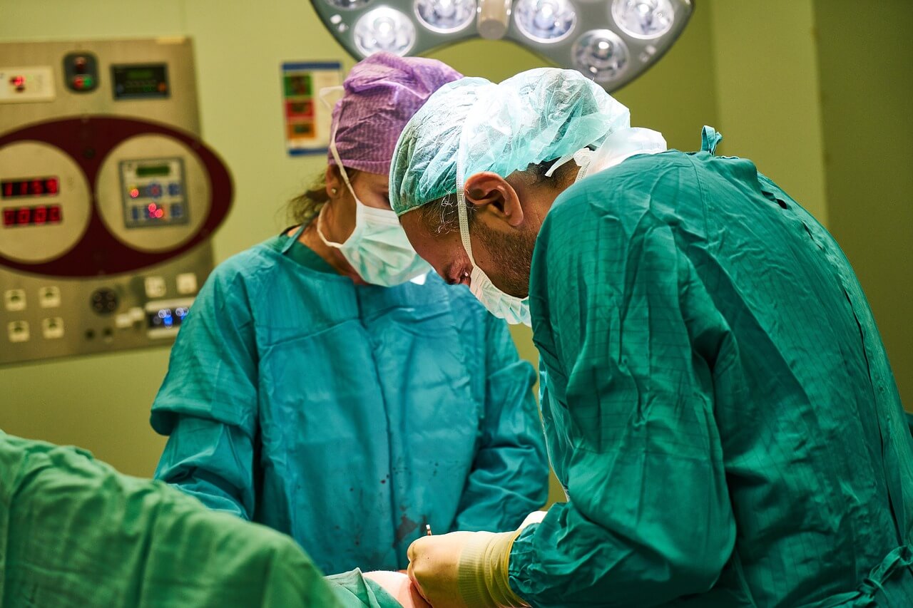 Los tratamientos para la hipertensión pulmonar incluyen cirugía