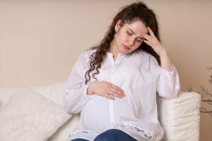 Perinatal Grief: Symptoms, Phases, and Treatment