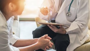 Menopausa prematura e precoce: cause, sintomi e trattamento