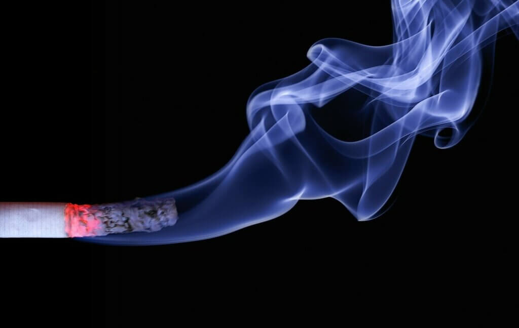 Esposizione al fumo di tabacco nell'asma.