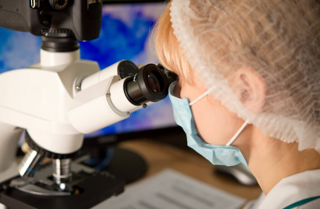 Análisis en laboratorio para la sensibilidad al gluten.