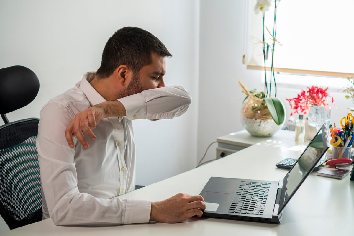 Tos crónica: síntomas, causas y tratamiento