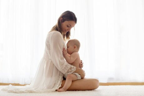 Allattamento al seno: benefici e consigli