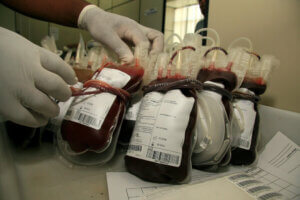 Talassemia: sintomas, causas e tratamento