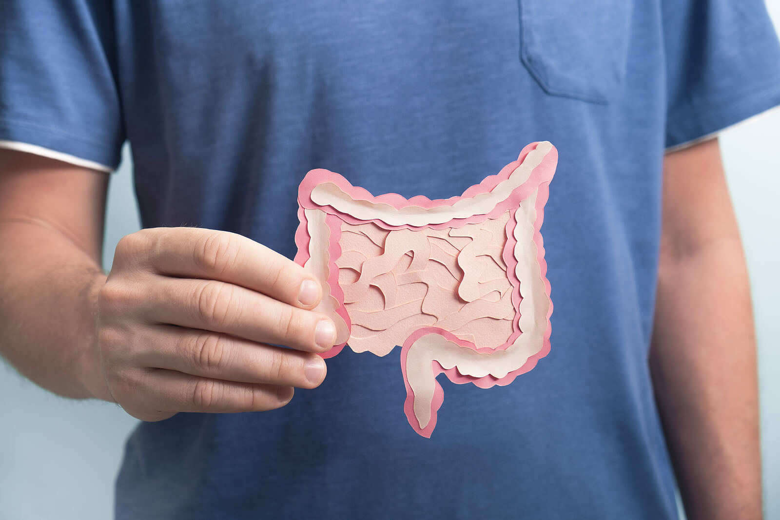 El dolor abdominal en el lado izquierdo puede ser por causas gastrointestinales
