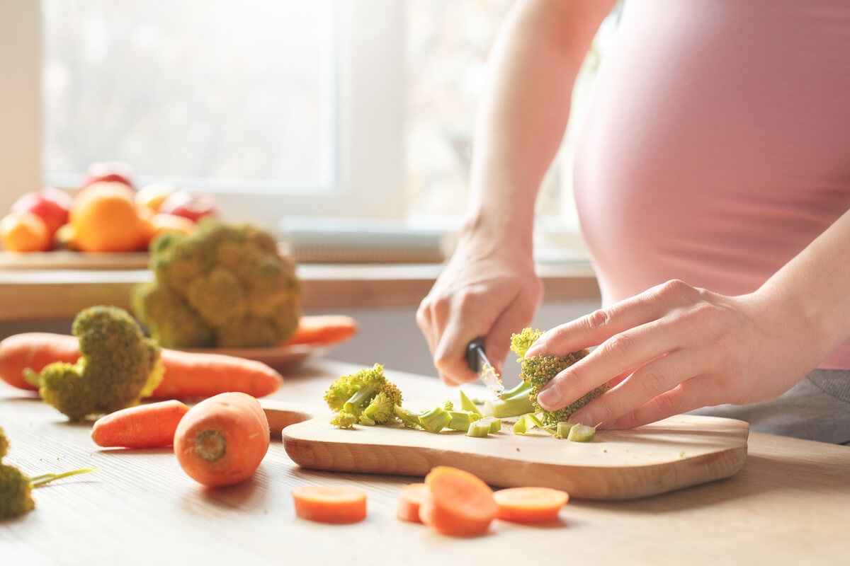 A alimentação durante a gravidez deve ser planejada