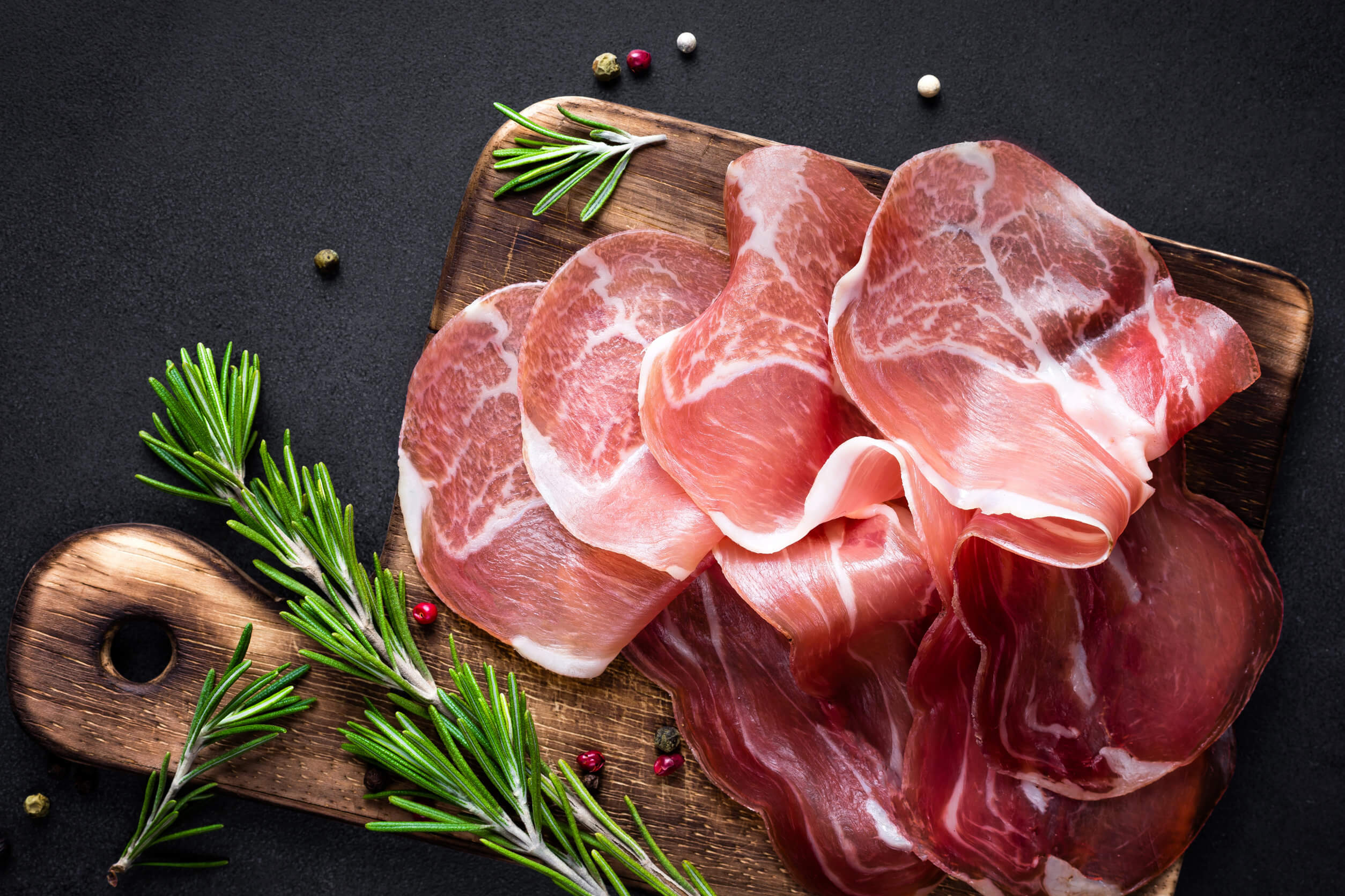 Entre las cenas saludables para perder peso está el jamón serrano
