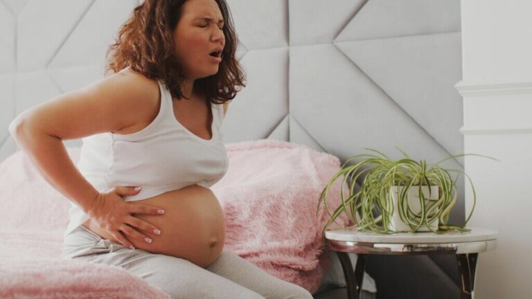 Preterm Labor: Symptoms and Causes