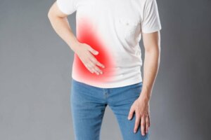Dolore addominale sul lato destro: cause e rimedi