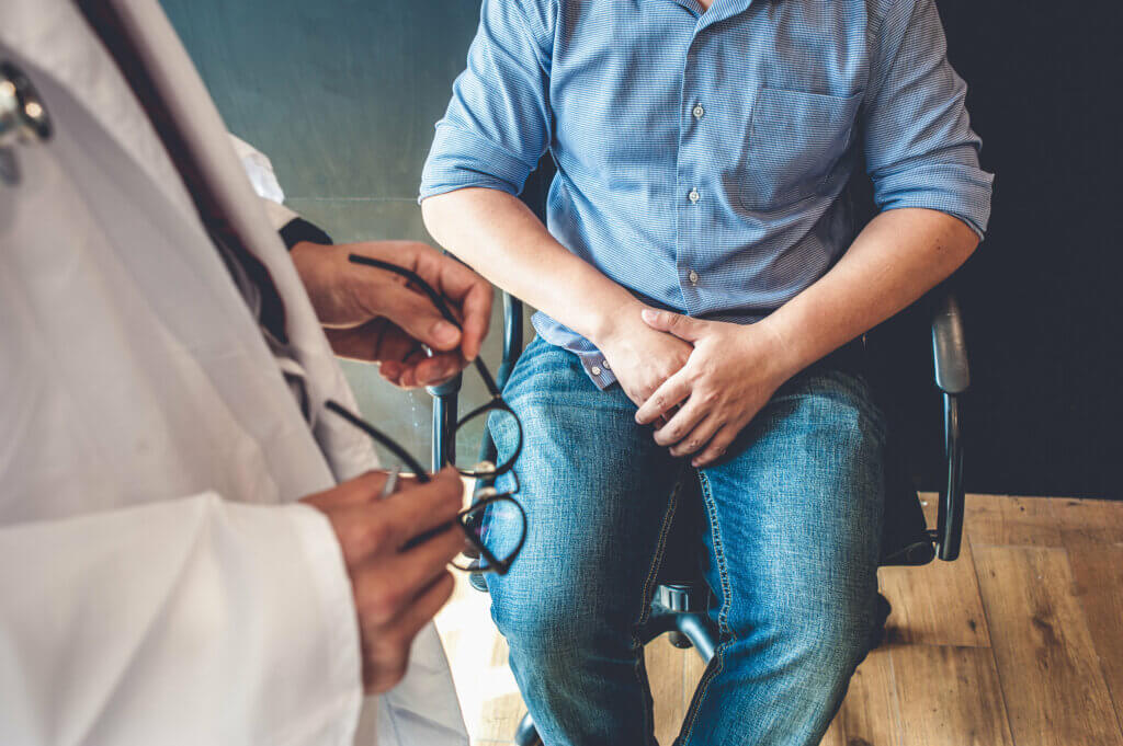 Las pápulas perladas pueden ser evaluadas por un dermatólogo
