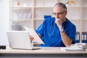 Hyperglycémie induite par les corticostéroïdes