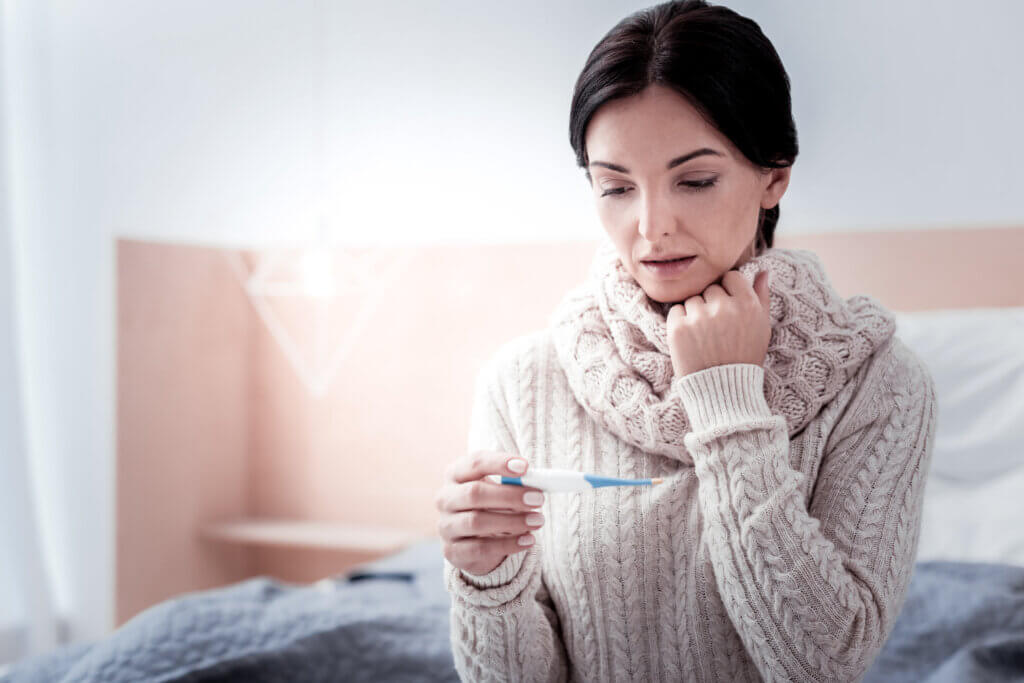 Entre los tipos de hipertiroidismo está la tiroiditis