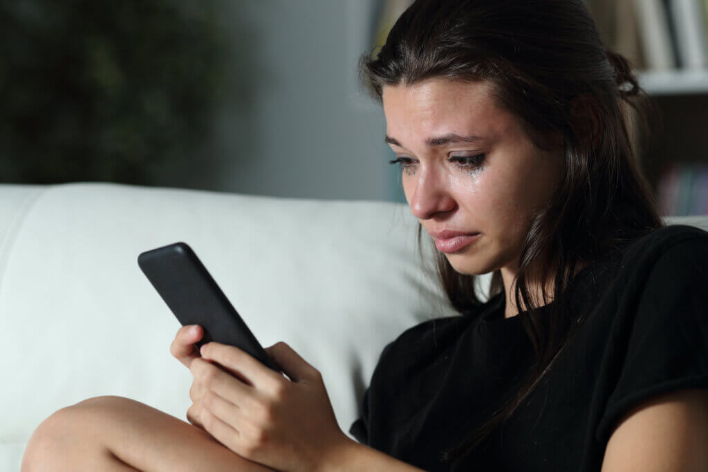 Para superar una ruptura es bueno alejarse de las redes sociales
