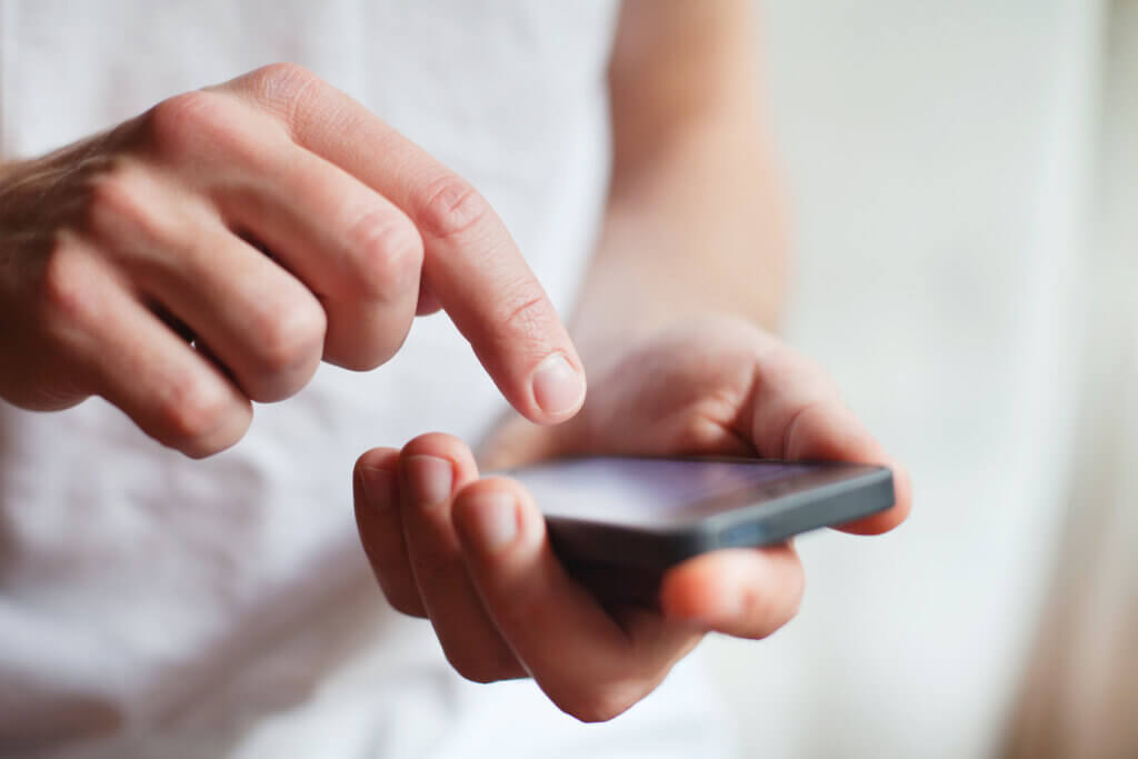 El minimalismo digital está orientado a desprenderse de los móviles