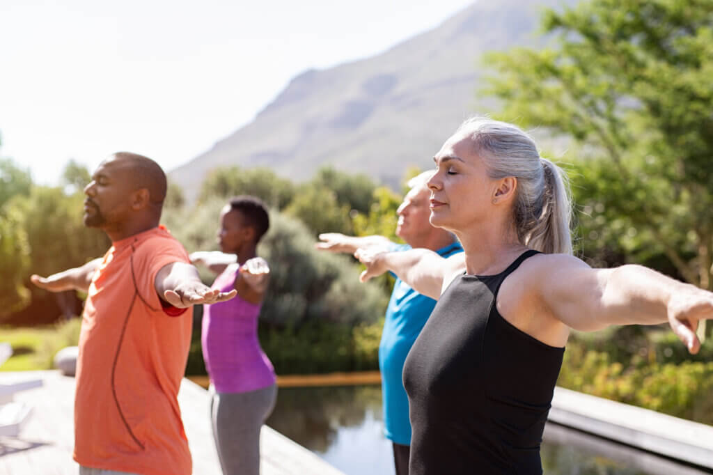 Hay algunos tipos de yoga para personas mayores