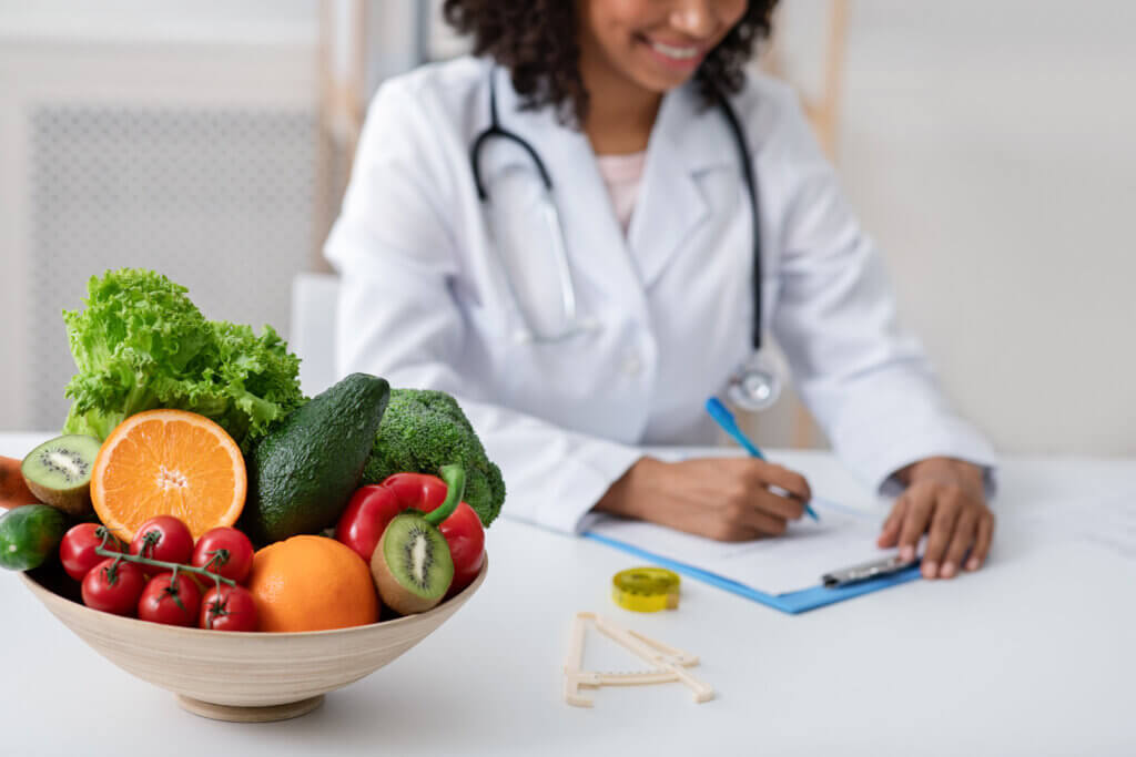 La dieta OMAD debería ser vigilada por un nutricionista