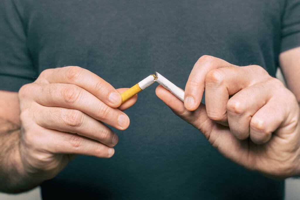 Hypertension and the kidneys are related to cigarette consumption