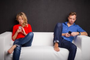 "Benching" o mantener relaciones por conveniencia