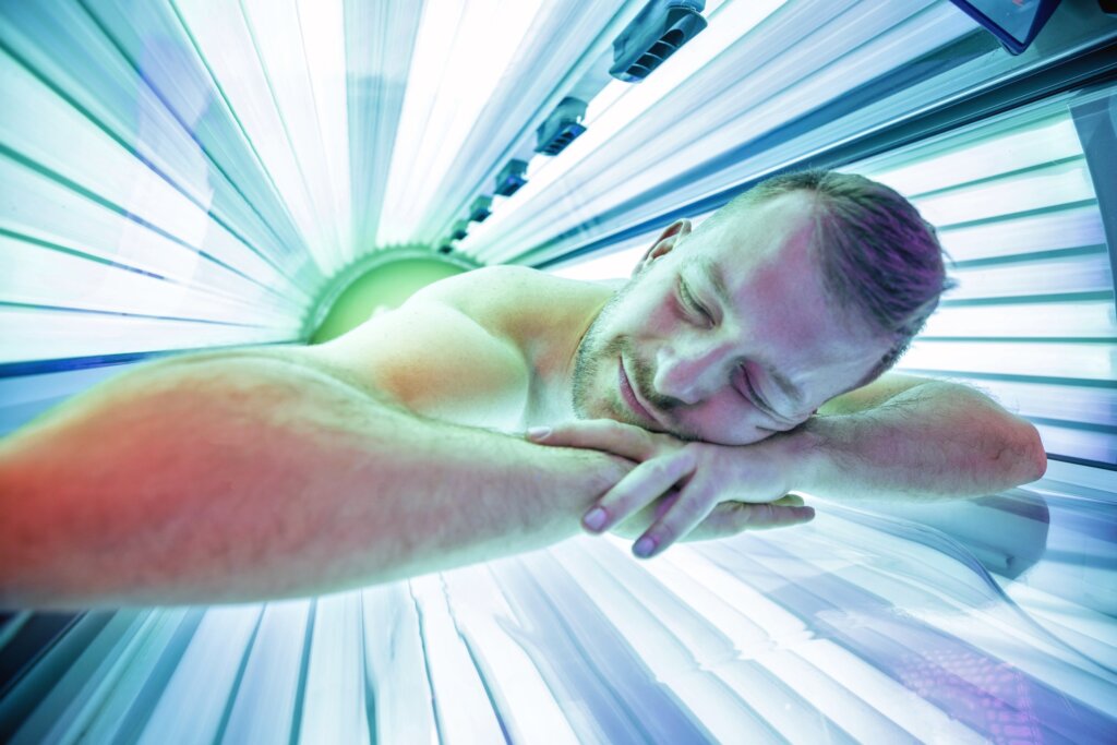 Las curiosidades sobre el bronceado incluyen las cámaras de bronceado
