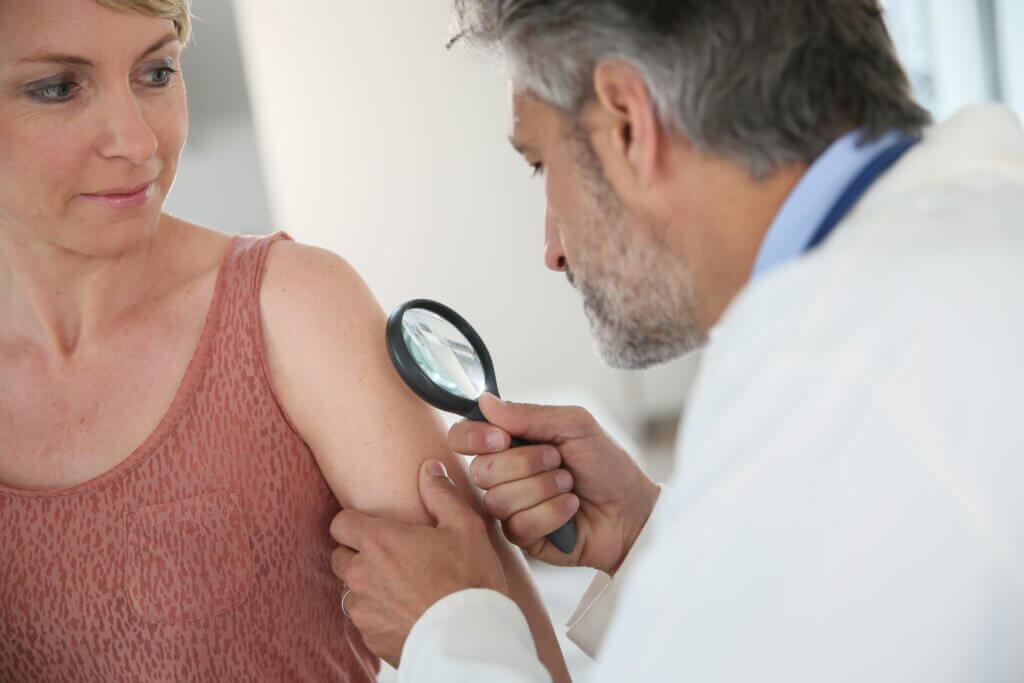 La neurofibromatosis produce varias lesiones en la piel
