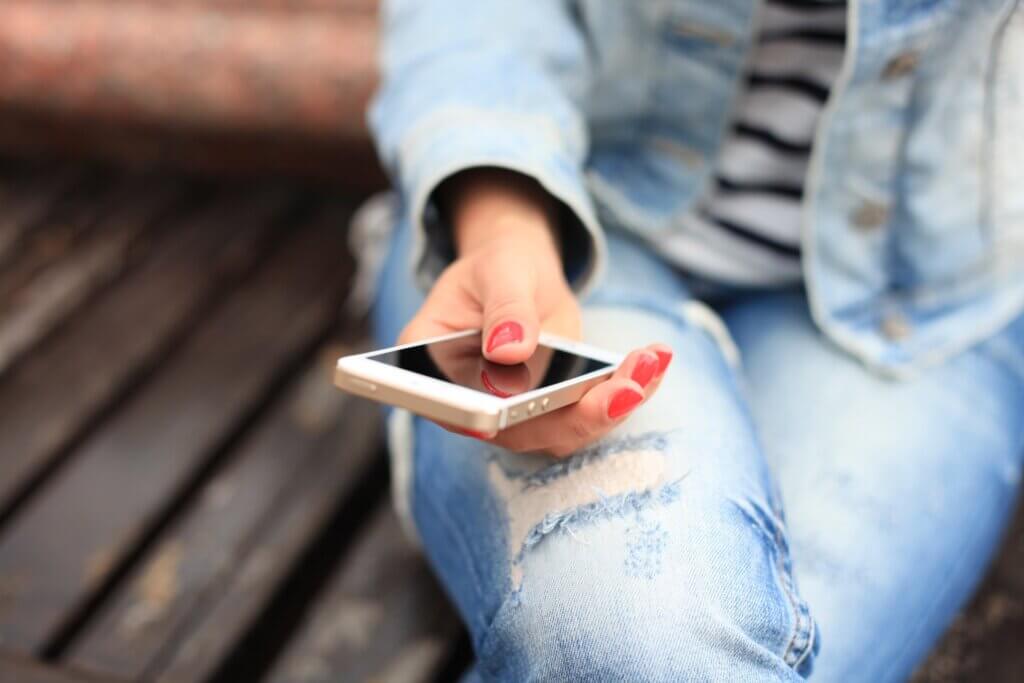 Los celos retrospectivos y el uso de redes sociales