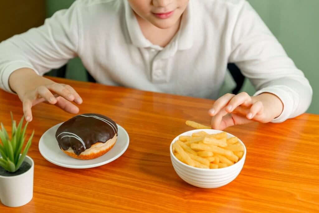 Colesterol alto em crianças está relacionado à dieta