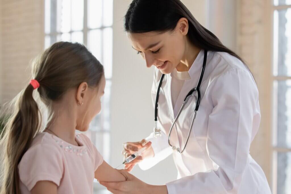 La hepatitis A en niños puede prevenirse