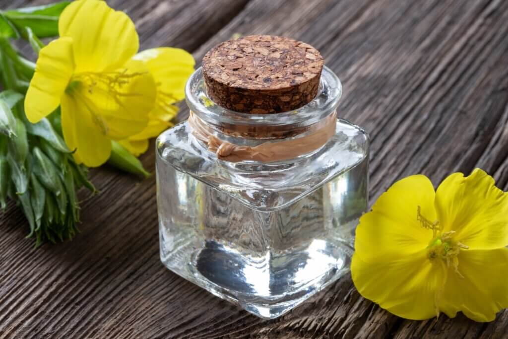 Natural remedies to relieve dermatitis include evening primrose oil