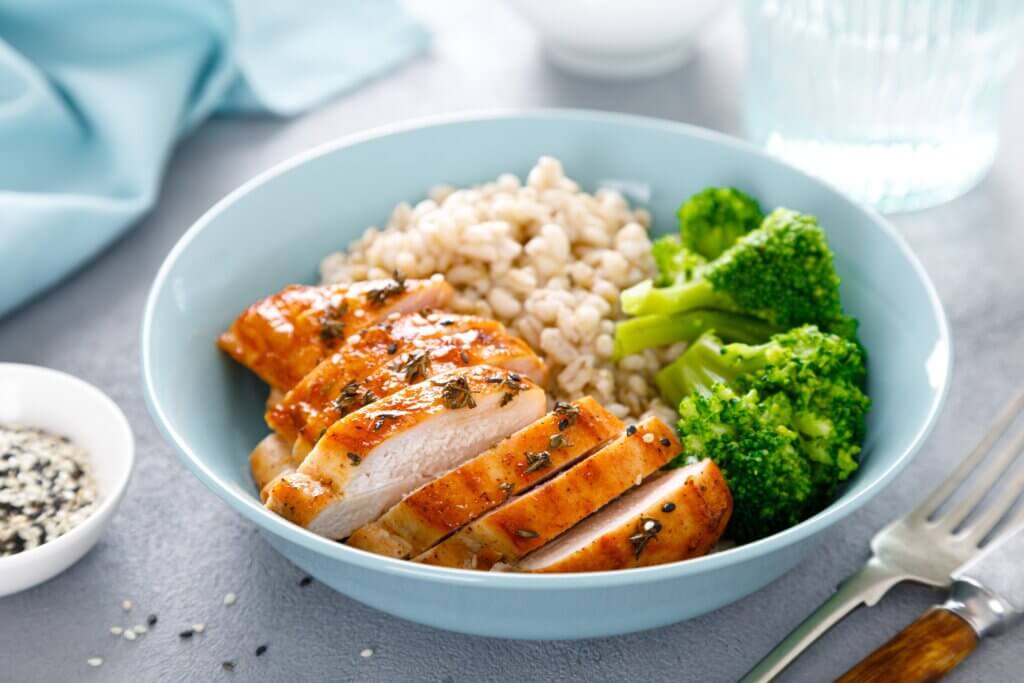 Roasted chicken breast with broccoli and yamani rice.