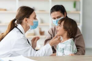 Difteria: síntomas, causas y tratamiento