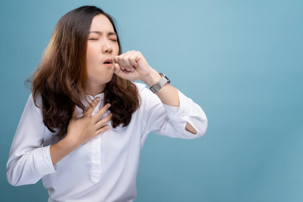 Allergische hoest: symptomen, oorzaken en behandeling