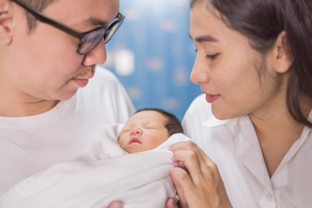 Los dientes natales y neonatales aparecen en pocos bebés